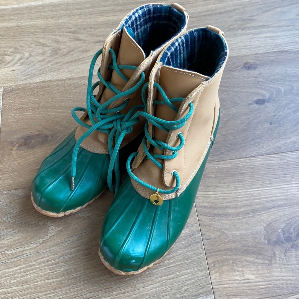 Sporto 10m duck boots tan and green leather tie over ankle boot